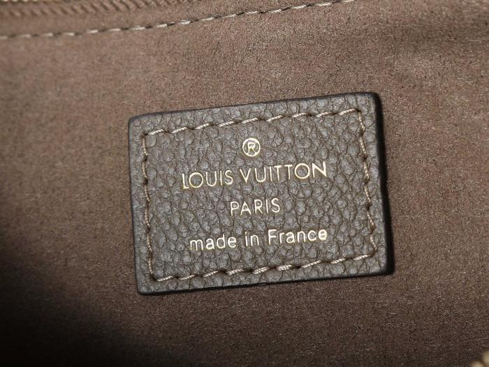 Louis Vuitton Pochette Liv Smoke Gray M25816 size 24.5*6.5*13.5 cm