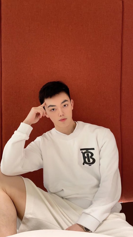 Clothes  Burberry 20251028