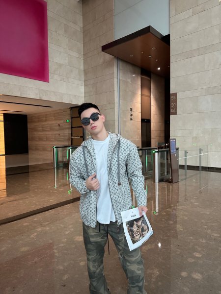 Clothes  Louis Vuitton 20251030