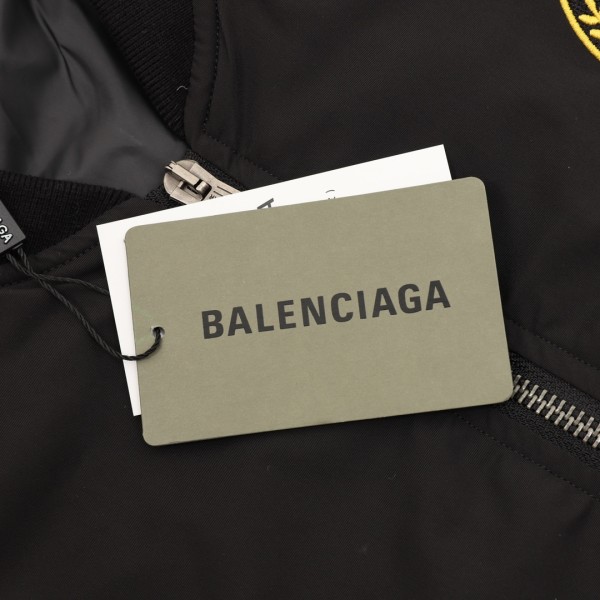 Clothes Balenciaga 20251030