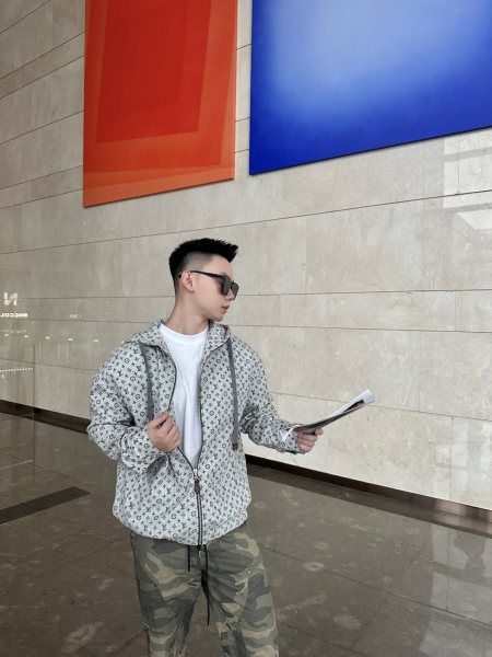 Clothes  Louis Vuitton 20251030