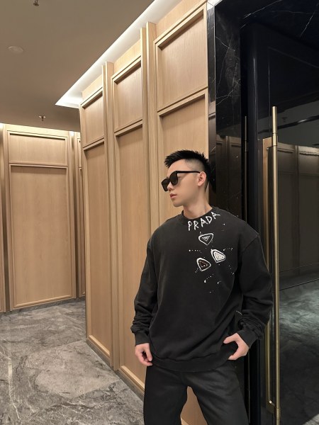 Clothes Prada 20251104