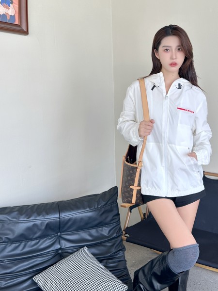 Clothes Prada 20251104