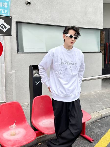 Clothes Givenchy 20251105