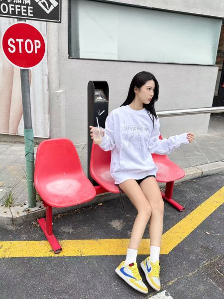 Clothes Givenchy 20251105