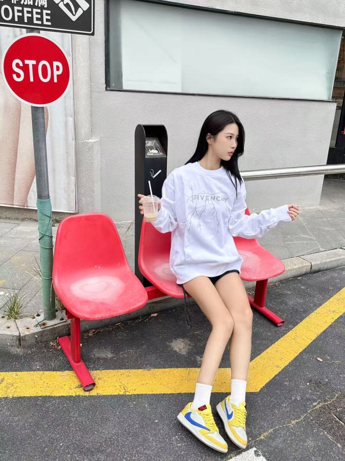 Clothes Givenchy 20251105