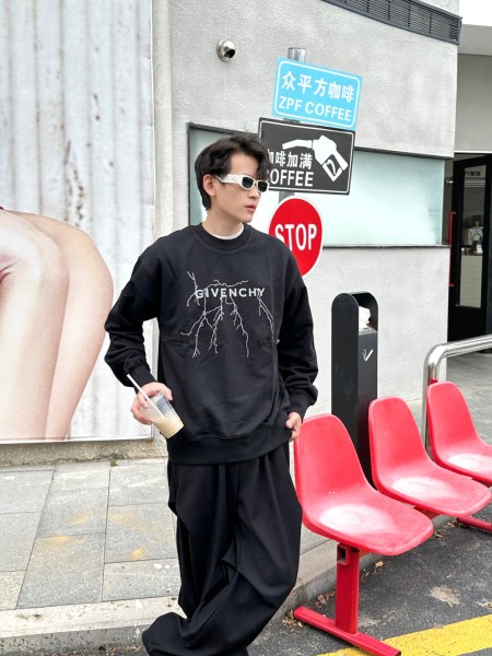 Clothes Givenchy 20251105