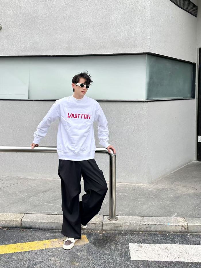 Clothes Louis Vuitton 20251105