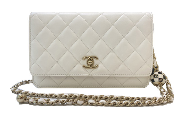 CHANEL WOC Sheepskin Crossbody Bag Women's White AP1450-B09985-10601 size 19.2*3.5*12.3 cm