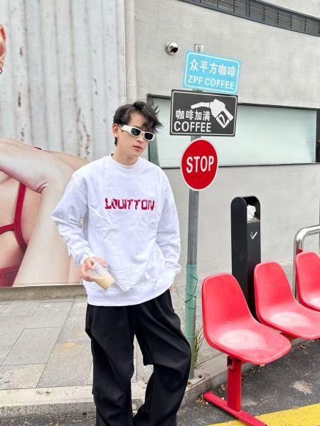 Clothes Louis Vuitton 20251105