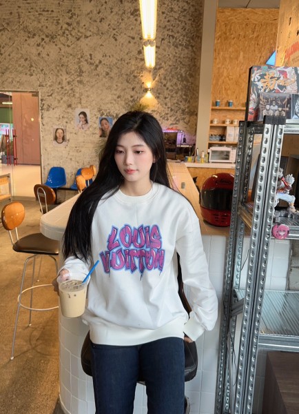 Clothes Louis Vuitton 20251106