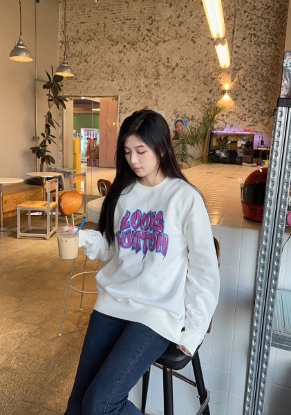 Clothes Louis Vuitton 20251106