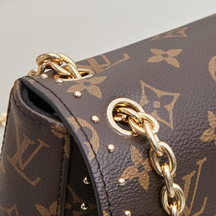 Louis Vuitton Trunkie M14526 size 27*16*8 cm
