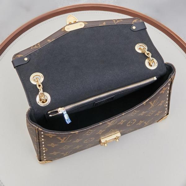 Louis Vuitton Trunkie M14526 size 27*16*8 cm