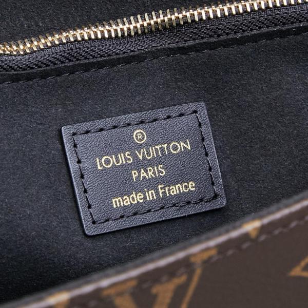 Louis Vuitton Trunkie M14526 size 27*16*8 cm
