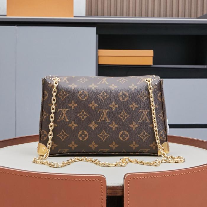 Louis Vuitton Trunkie M14526 size 27*16*8 cm
