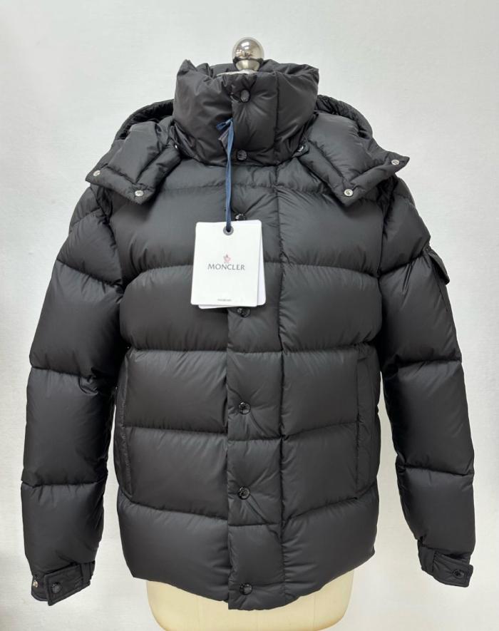 Moncler Logo Patch Zip-Up Padded Coat