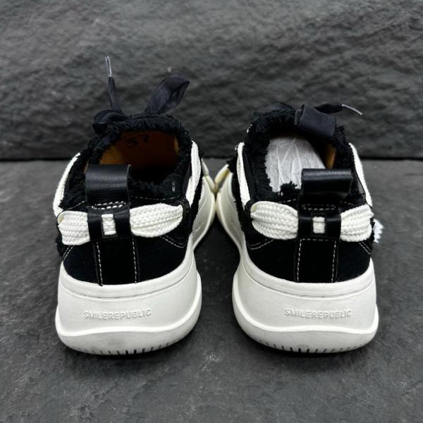 SMILEREPUBLIC Laugh Series Low top Canvas Shoes Unisex Black