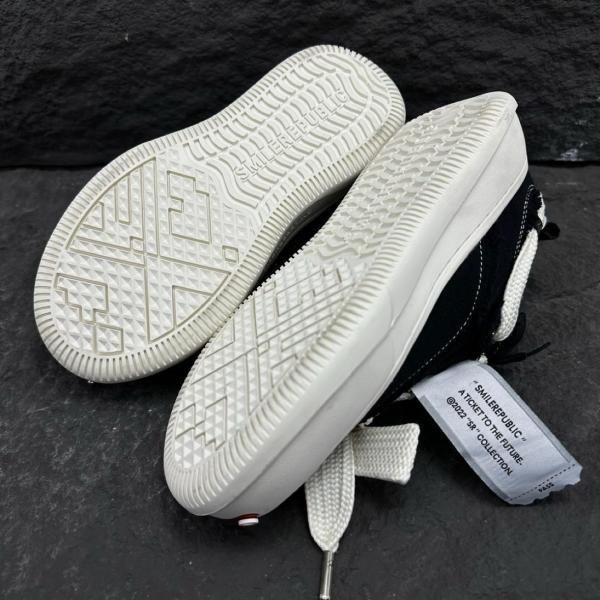 SMILEREPUBLIC Laugh Series Low top Canvas Shoes Unisex Black