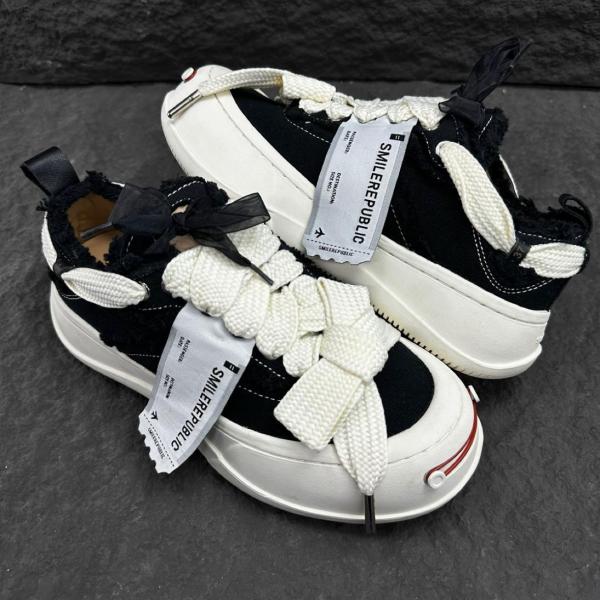 SMILEREPUBLIC Laugh Series Low top Canvas Shoes Unisex Black