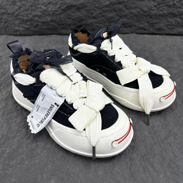SMILEREPUBLIC Laugh Series Low top Canvas Shoes Unisex Black