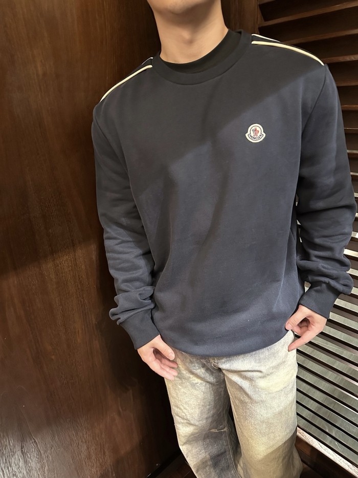 Moncler logo-appliqué sweatshirt