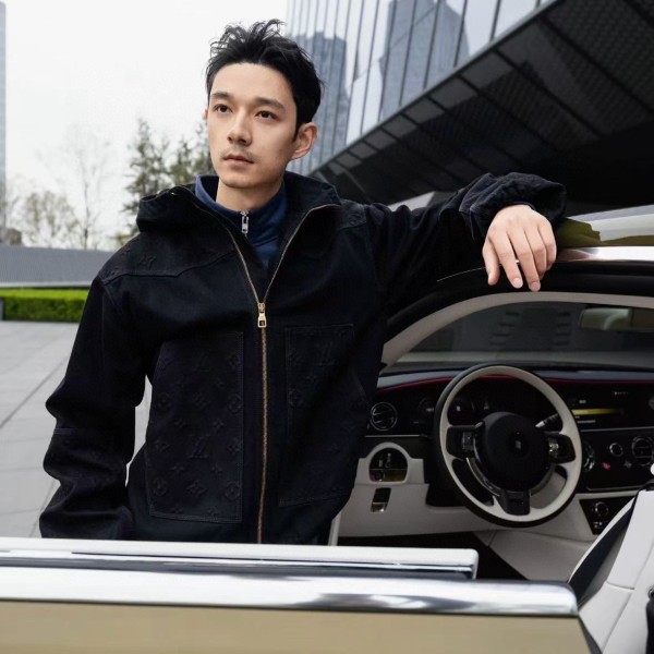 Clothes  LOUIS VUITTON 20251118