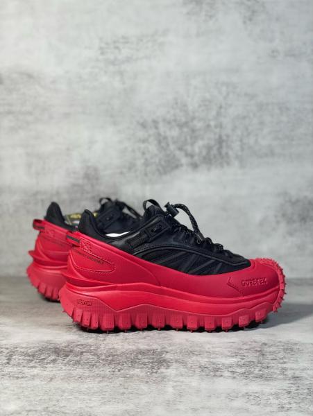 Moncler Trailgrip Gore-Tex Black Red