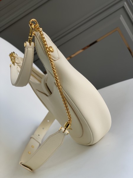 BVLGARI Serpenti Ellipse Cow Leather Shoulder Bag Crossbody Bag Women's Ivory White 291639 size 25.5*5.5*25 cm