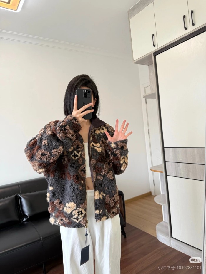 Clothes Louis Vuitton 20251126