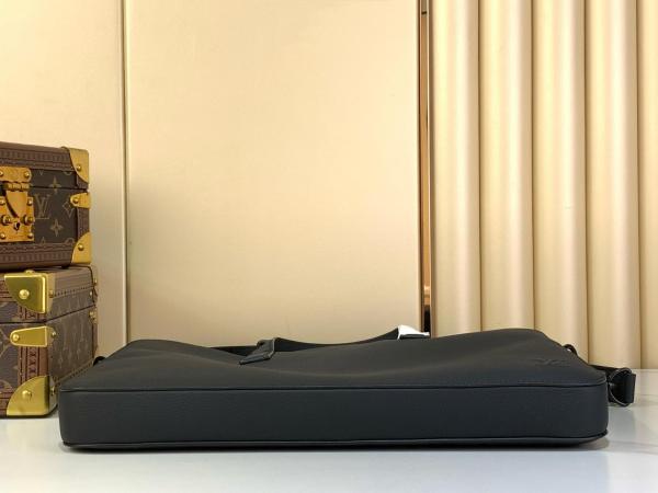  Louis Vuitton Gate Briefcase M15258 size 39.5*4*30 cm
