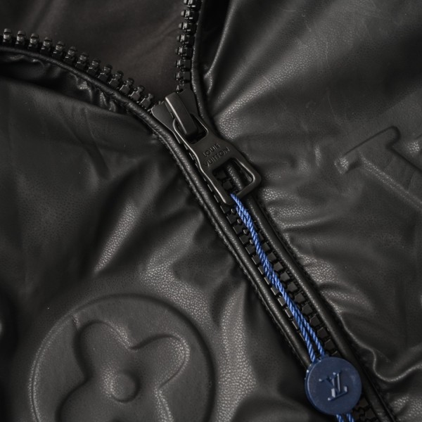  Louis Vuitton Guersac Hooded Diagonal Quilted Vest 