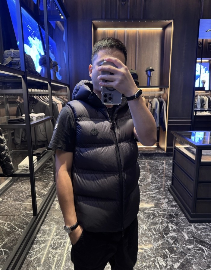 Moncler Guersac Hooded Diagonal Quilted Vest
