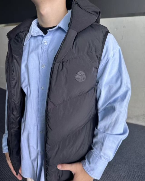 Moncler Guersac Hooded Diagonal Quilted Vest