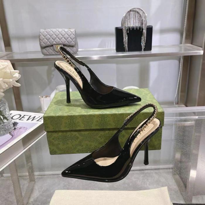 GUCCI 105mm Logo-chain Patent Pumps