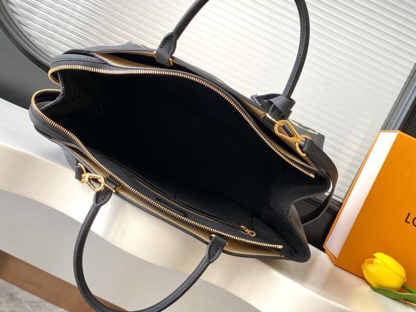 LOUIS VUITTON Grand Palais Grained Calfskin One Shoulder Handbags Women's Black M45842  size  34*24*15 cm