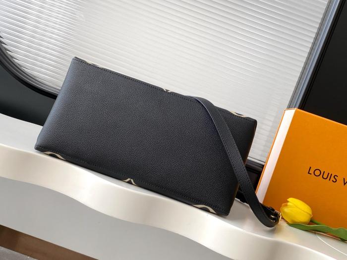 LOUIS VUITTON Grand Palais Grained Calfskin One Shoulder Handbags Women's Black M45842  size  34*24*15 cm