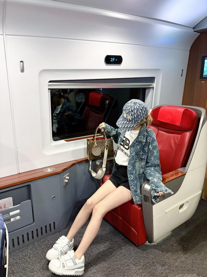 Clothes LouisVuitton 20251205