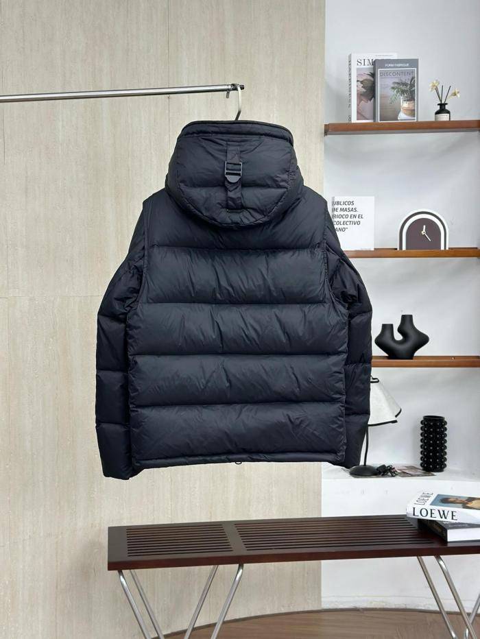 Burberry Men Classic Detachable Sleeve Hooded Down Jacket