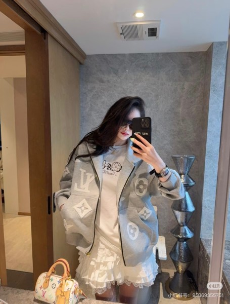 Clothes LouisVuitton 20251205