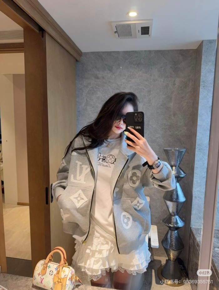 Clothes LouisVuitton 20251205