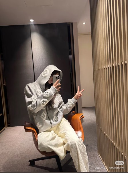 Clothes LouisVuitton 20251205