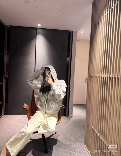 Clothes LouisVuitton 20251205