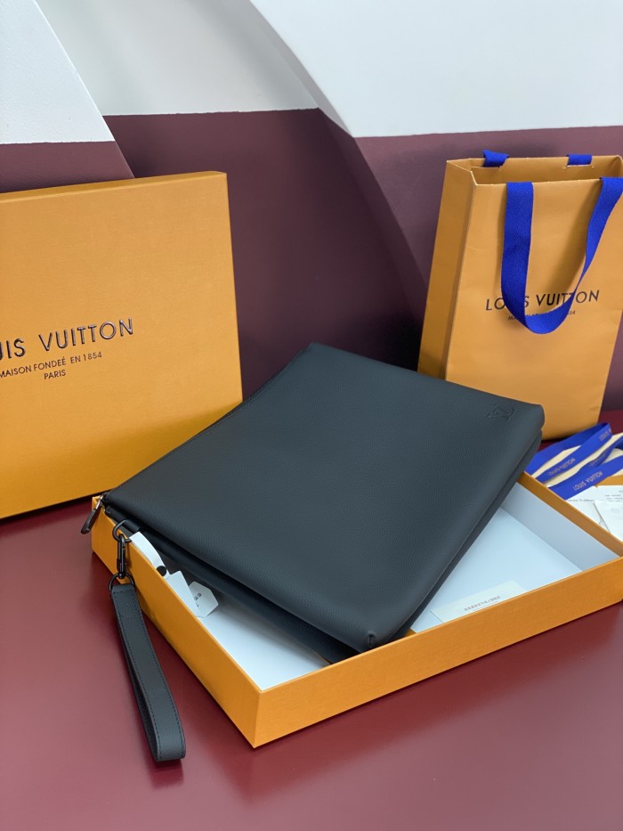LOUIS VUITTON DUO Waxed Calfskin Clutch Men's Black M25943 size 35.5*6.5*26 cm