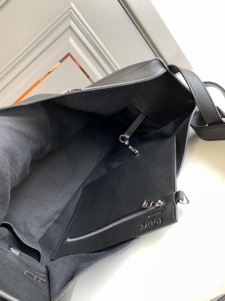 LOEWE Hammock Cow Leather Portable Crossbody Bag, Shoulder Bag Small Women's Black 387-30-S35-1100 size 20*13*30 cm