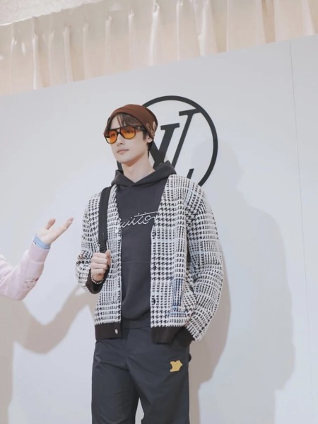 Clothes LOUIS VUITTON LV  20251211