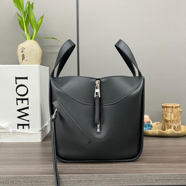 LOEWE Hammock Cow Leather Shoulder Bag, Crossbody Bag, Handbag Regular Women's Black A538H13X10-1100 size 20.8*14.4*19.5 cm