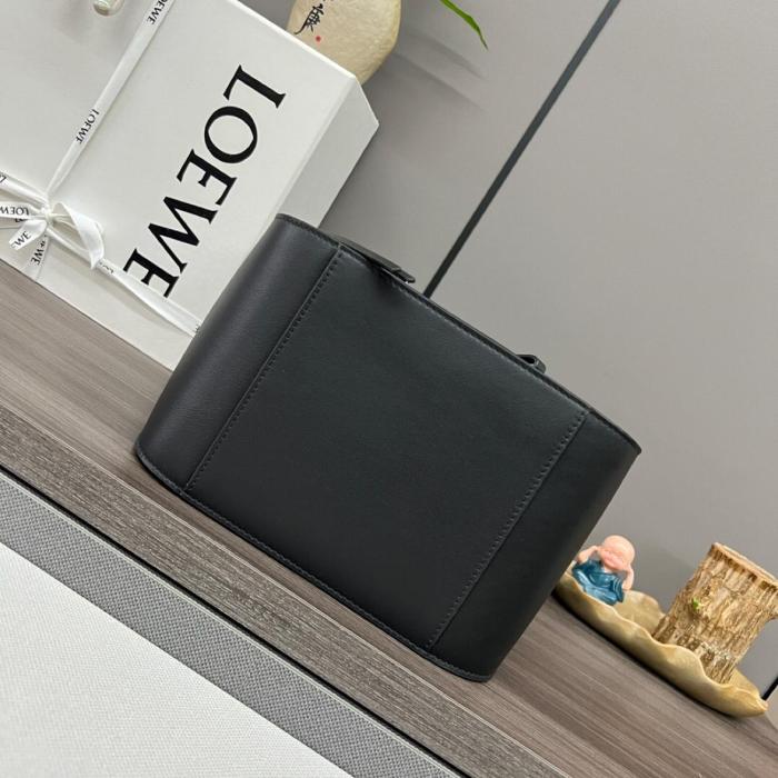 LOEWE Hammock Cow Leather Shoulder Bag, Crossbody Bag, Handbag Regular Women's Black A538H13X10-1100 size 20.8*14.4*19.5 cm