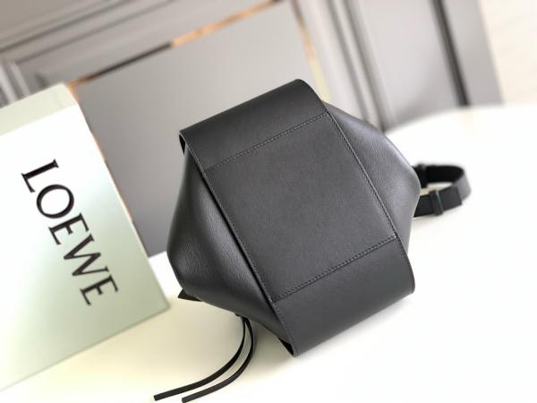 LOEWE Hammock Cow Leather Portable Crossbody Bag, Shoulder Bag Small Women's Black 387-30-S35-1100 size 20*13*30 cm