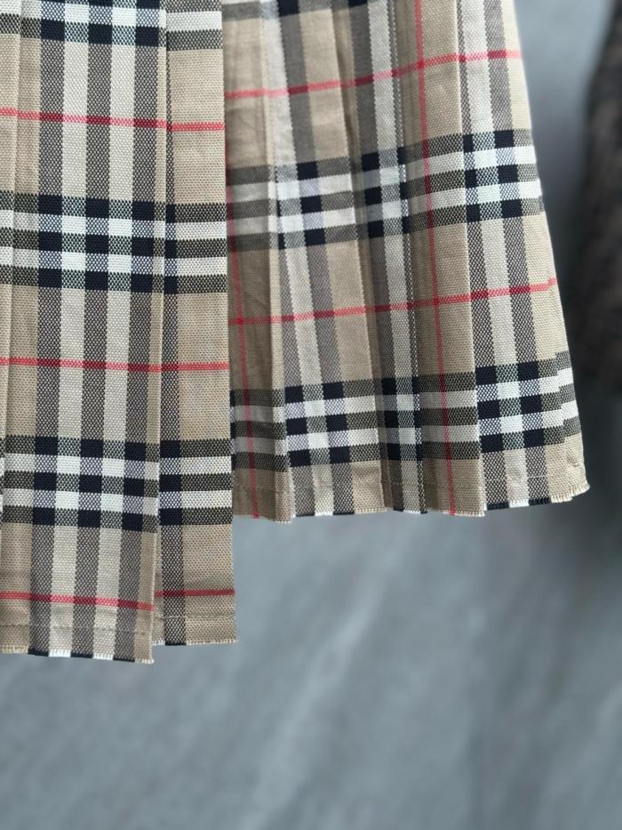 Burberry Vintage Check Kilt Skirt